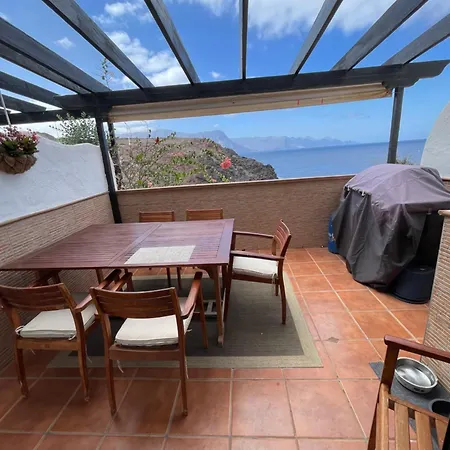 Cliffs Edge Nyaraló
